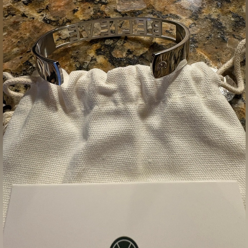 NWT Mantraband “BELIEVE” Statement Cuff Bracelet - Hypoallergenic & Adjustable - Picture 6 of 11